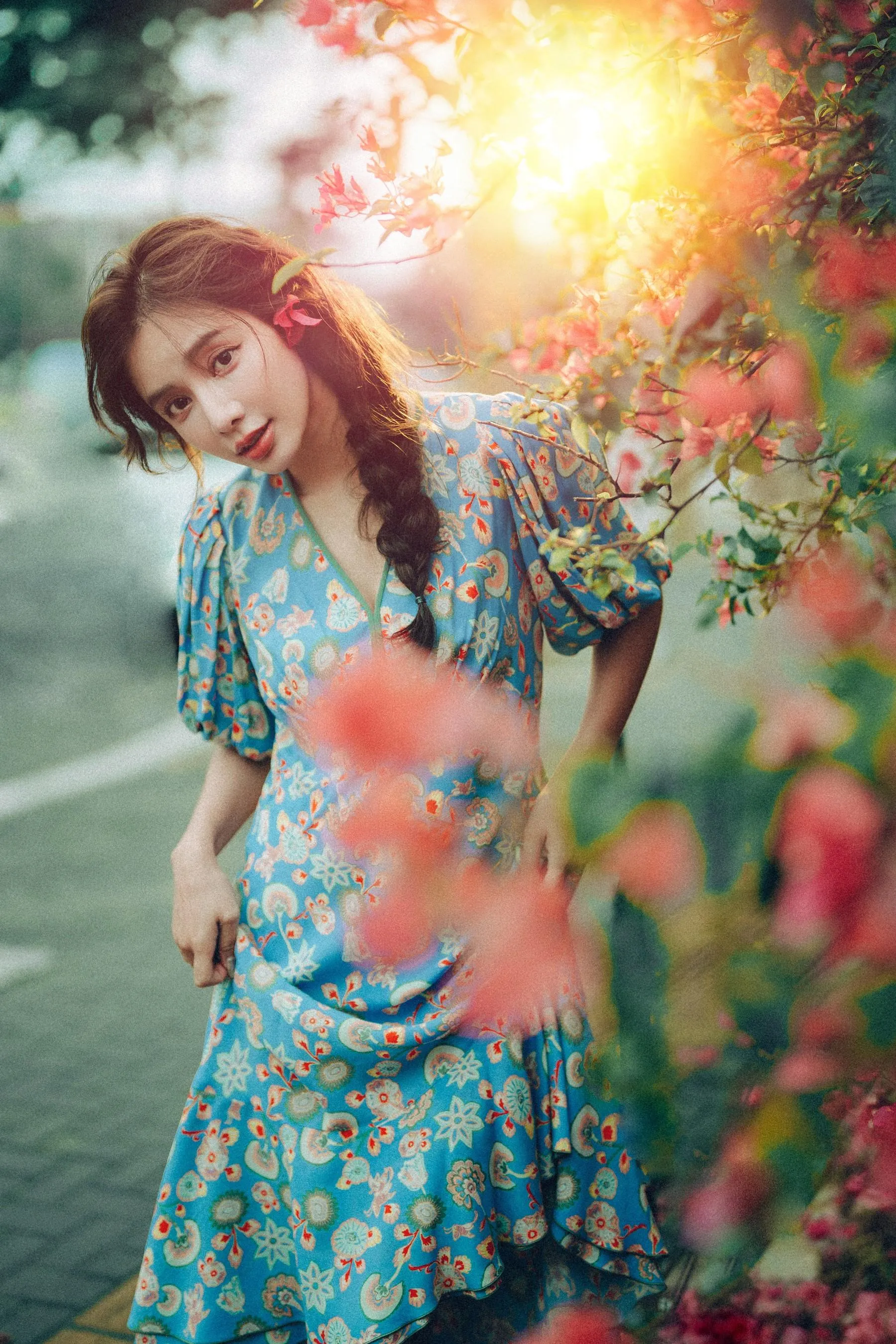 [艺图语] 2022.06.25 发光的发丝，三角梅瀑布下的女神 姝雯同学 [55P]插图8